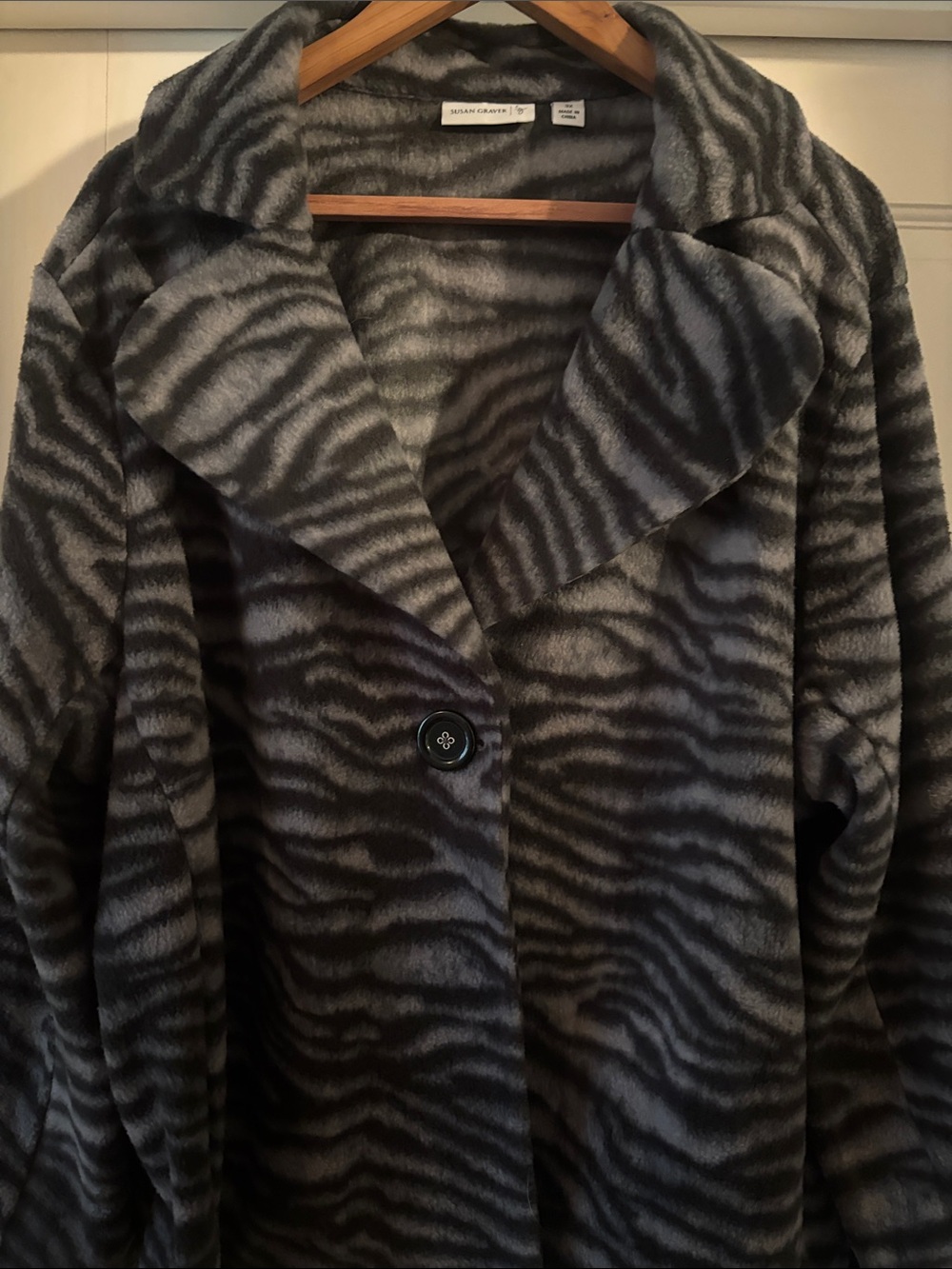Susan Graver Gray Zebra-PrintJacket. Size 3X